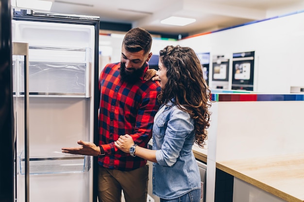 Jaką lodówkę kupić dla komfortu i oszczędności?